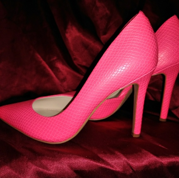 Shoes - Picture 2 of 2